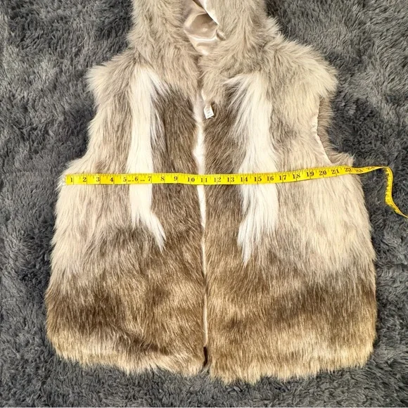 a new day Faux Fur Vest in Brown and Cream - Picture 7 of 10
